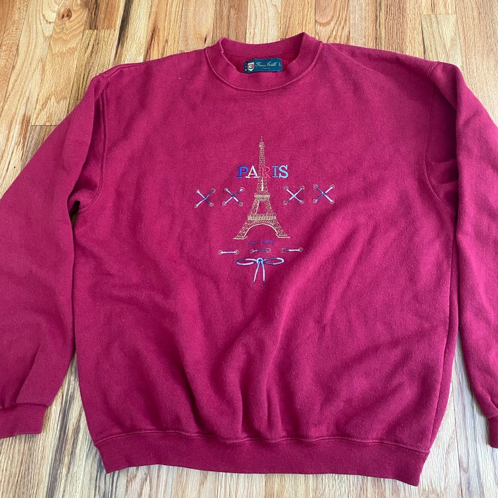 Woman’s Paris Crewneck Maroon color